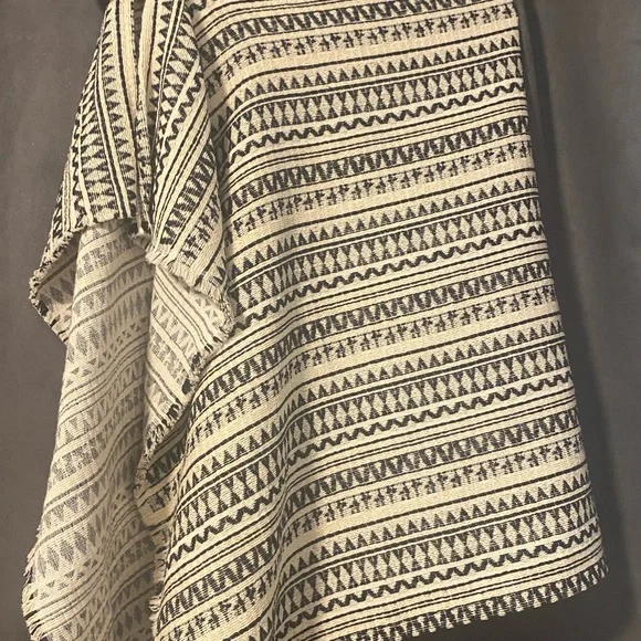 Cape/Poncho - Picture 3 of 5